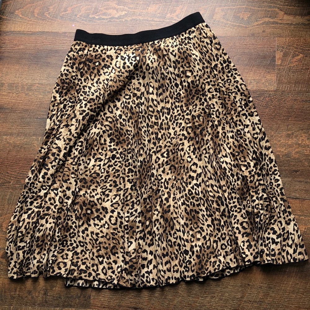 H&M Animal Print Pleated Skirt